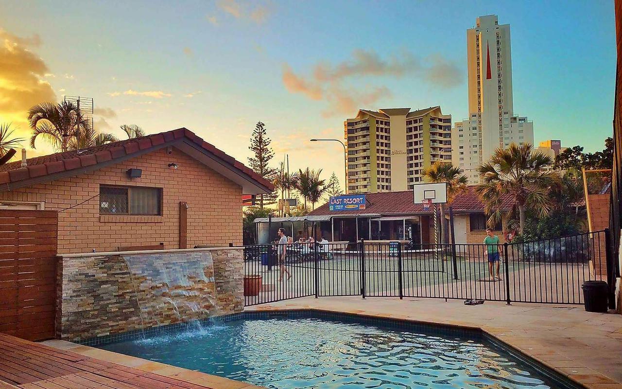 Maxmee Backpackers Resort Gold Coast Kültér fotó